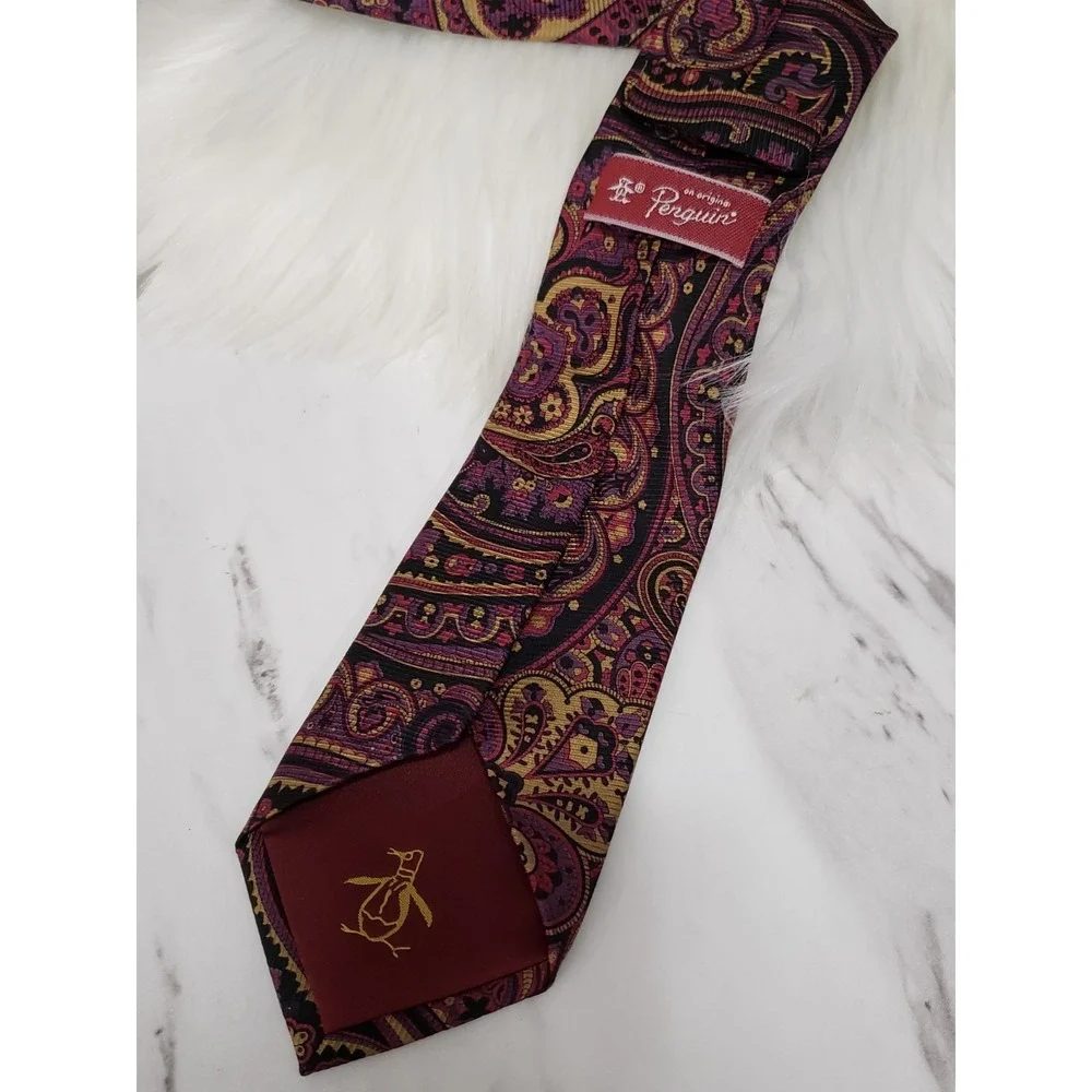Penguin by Munsingwear PURPLE paisley gold yellow Necktie Tie skinny 2.75